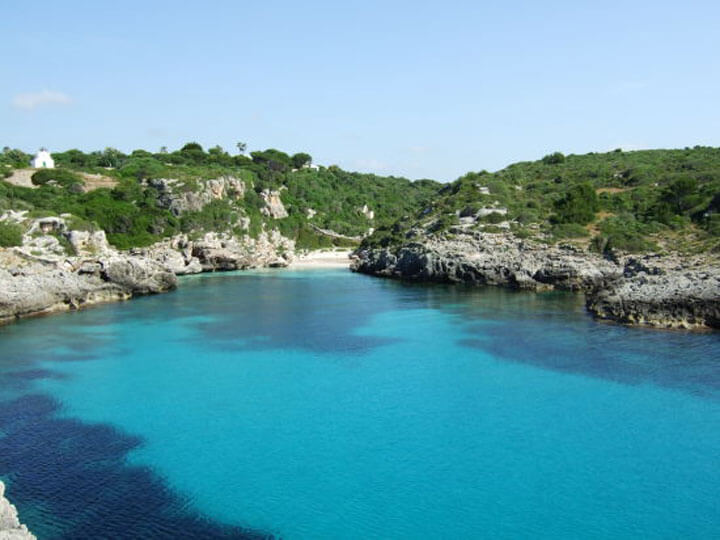 pescaturismomenorca.com excursiones en barco a Cala Binidali Menorca