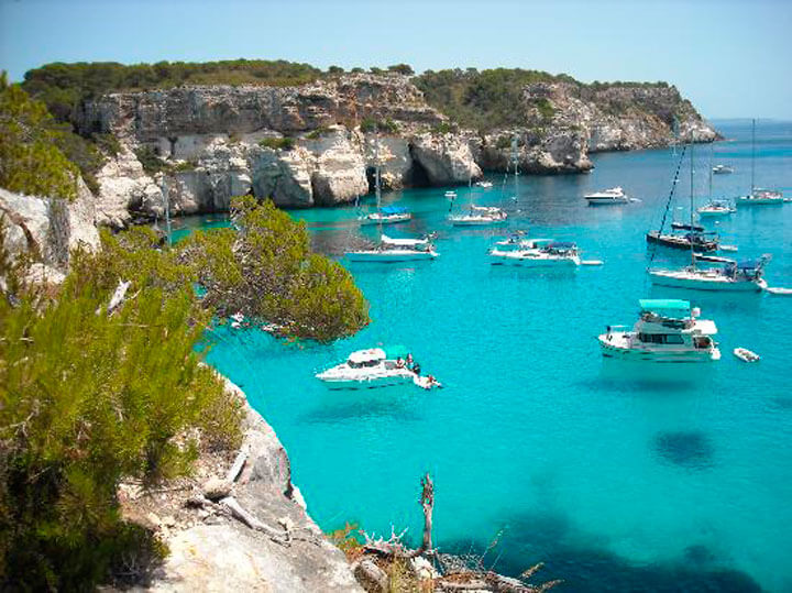 www.pescaturismemenorca.com excursions en vaixell a Cala Blanca Menorca