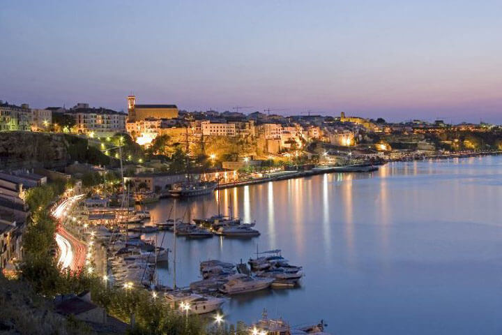 angeltourenmenorca.de Bootstouren auf Mahon Menorca